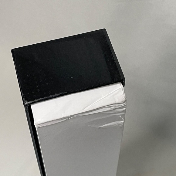 Black & White Camellia Umbrella ☂️ NIB - Picture 11 of 12